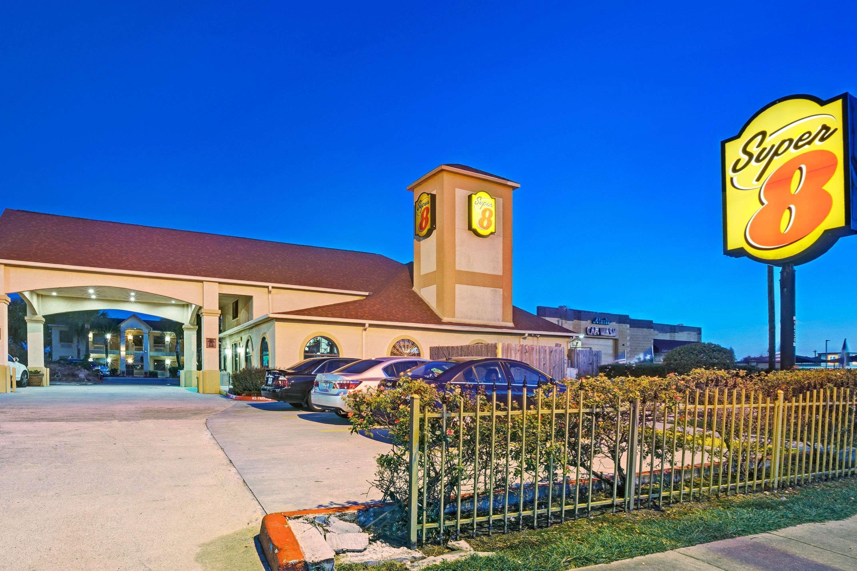Super 8 By Wyndham Houston Hobby Airport South Otel Dış mekan fotoğraf