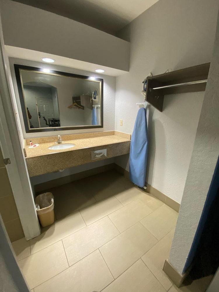 Super 8 By Wyndham Houston Hobby Airport South Otel Dış mekan fotoğraf