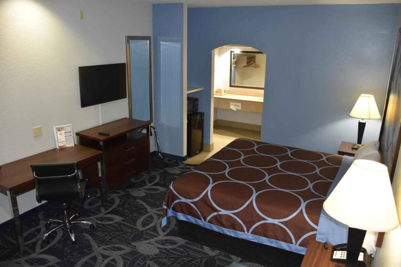 Super 8 By Wyndham Houston Hobby Airport South Otel Dış mekan fotoğraf